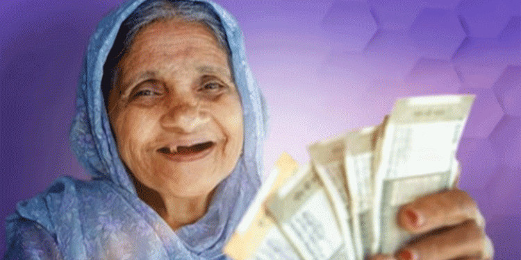 ഓണ സമ്മാനമായി 2 മാസത്തെ ക്ഷേമ പെൻഷൻ, നാളെ മുതൽ അക്കൗണ്ടിലെത്തും