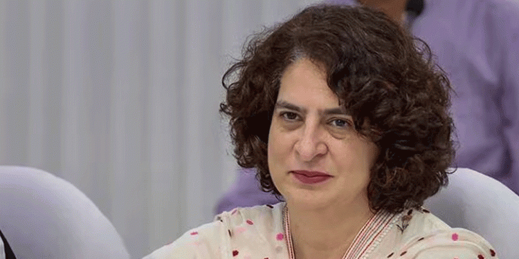 താമരശ്ശേരി ചുരത്തിലെ പ്രതിസന്ധി; നിതിൻ ഗഡ്കരിക്ക് കത്തയച്ച് പ്രിയങ്ക ഗാന്ധി