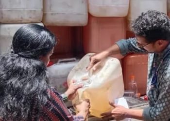 മായം കലര്ന്നതായി സംശയം, ചില്ലറ വില്പ്പനയ്ക്കായി ഇതര സംസ്ഥാനങ്ങളില് നിന്ന് എത്തിച്ച വെളിച്ചെണ്ണ പിടികൂടി