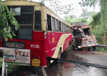 തിരുവനന്തപുരത്ത് കെഎസ്ആർടിസി ബസ്സും ലോറിയും കൂട്ടിയിടിച്ച് അപകടം; നിരവധി പേർക്ക് പരിക്ക്