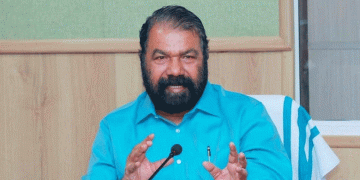 നിയമസഭയിലെ ചോദ്യോത്തര വേളയിൽ സംസാരിക്കവേ മന്ത്രി വി ശിവൻകുട്ടിക്ക് ദേഹാസ്വാസ്ഥ്യം, ആശുപത്രിയില്‍ പ്രവേശിപ്പിച്ചു