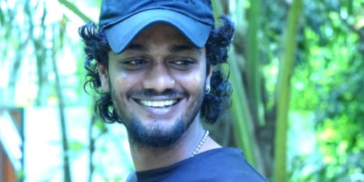 26കാരൻ റെയിൽവേ ട്രാക്കിന് സമീപം  മരിച്ച നിലയിൽ, വൈദ്യുതി ലൈനിൽ നിന്ന് ഷോക്കേറ്റതാകാമെന്ന് റെയിൽവേ ഉദ്യോഗസ്ഥർ