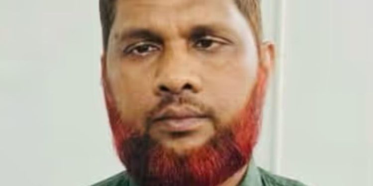 സ്വകാര്യ ബസിൽ 13 കാരന് നേരെ ലൈംഗിക അതിക്രമം, മദ്രസ അധ്യാപകൻ അറസ്റ്റിൽ