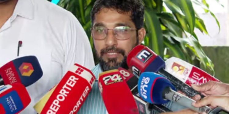 ‘കുട്ടിയെ ടിസി വാങ്ങി മറ്റൊരു സ്കൂളിൽ ചേർക്കും ‘, ഹിജാബ് വിവാദത്തിൽ പ്രതികരിച്ച് വിദ്യാർഥിനിയുടെ പിതാവ്