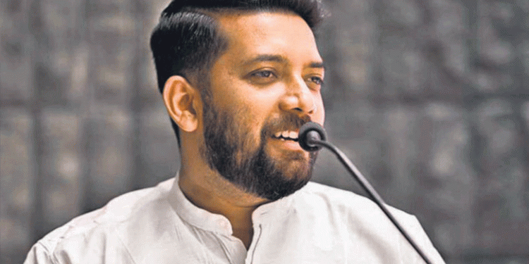 യുഡിഎഫ് – സിപിഎം പ്രതിഷേധ പ്രകടനങ്ങൾക്കിടെ സംഘർഷം, ഷാഫി പറമ്പിൽ എംപിക്ക് പരിക്ക്