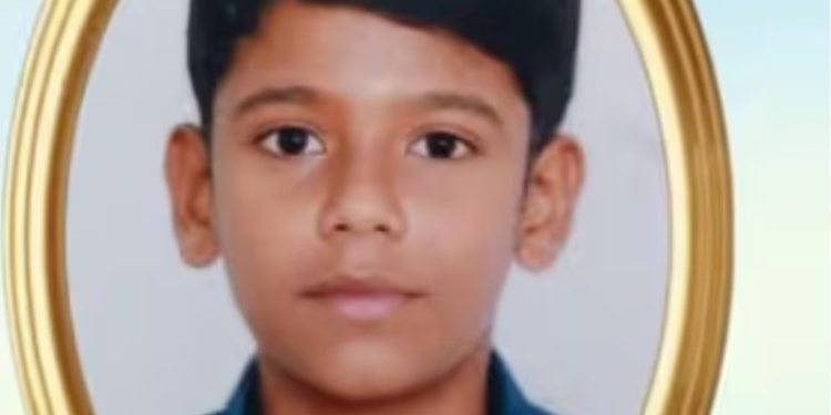 എട്ടാം ക്ലാസുകാരൻ വീട്ടിനുള്ളിൽ തൂങ്ങിമരിച്ച നിലയിൽ