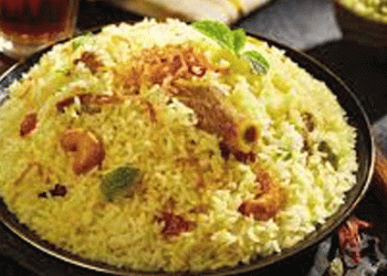 ബിരിയാണിയില് ചത്ത പഴുതാര: ഹോട്ടലിന് 50000 രൂപ, സൊമാറ്റോയ്ക്ക് 25000 രൂപ പിഴ ചുമത്തി