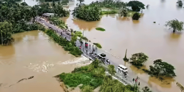 ഡിറ്റ് വാ ചുഴലിക്കാറ്റ്: ശ്രീലങ്കയില്‍ കനത്ത നാശനഷ്ടം, ആരോഗ്യ അടിയന്തരാവസ്ഥ പ്രഖ്യാപിച്ചു, ചെന്നൈയില്‍ നിന്നുള്ള വിമാനങ്ങളും റദ്ദാക്കി