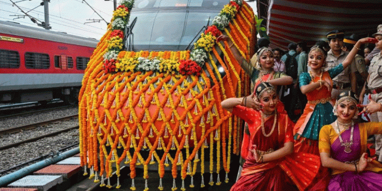 വന്ദേഭാരതിൽ വിദ്യാർത്ഥികൾ RSS ഗണഗീതം പാടിയ സംഭവം; അന്വേഷണത്തിന് ഉത്തരവിട്ട് വിദ്യാഭ്യാസ മന്ത്രി