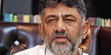 വോട്ട് ചെയ്യുന്നതിനായി നാട്ടിലേക്ക് പോകുന്ന ജീവനക്കാര്‍ക്ക് ശമ്പളത്തോടുകൂടിയ അവധി നല്‍കണം; കര്‍ണാടക ഉപമുഖ്യമന്ത്രി