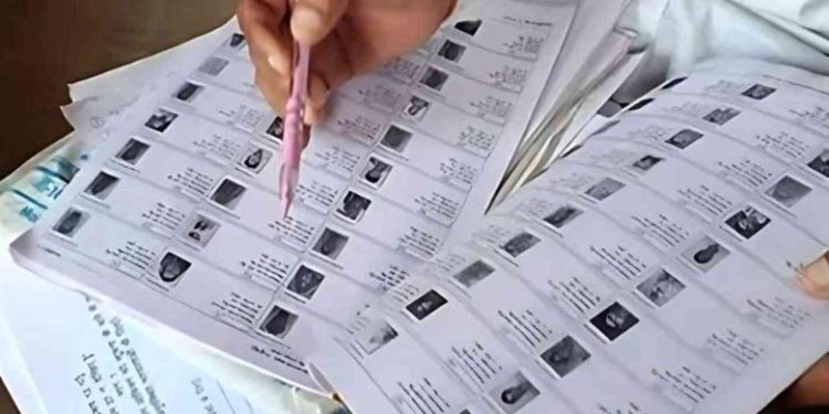 കേരളത്തിലെ എസ്ഐആര് നടപടികള് രണ്ടു ദിവസത്തേക്ക് കൂടി നീട്ടും, രണ്ടാഴ്ചത്തേക്ക് നടപടി നീട്ടണമെന്ന ആവശ്യം അംഗീകരിച്ചില്ല