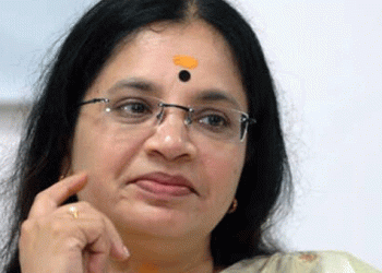 ‘ എതിരാളി ശക്തനാണ് സമ്പന്നനാണ് സ്വാധീനമുള്ളവനാണ്’ ; അവളോടൊപ്പം സമൂഹവും മാധ്യമങ്ങളും മാത്രമേയുള്ളൂ: ഭാഗ്യലക്ഷ്മി