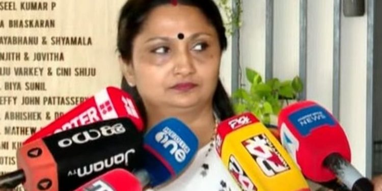 ‘ പ്രത്യേകിച്ച് ഒന്നും പറയാനില്ല, ഇപ്പോള് തീരുമാനിക്കപ്പെട്ട രണ്ട് മേയര്മാരോടും ചേര്ന്ന് പ്രവർത്തിക്കും’, ദീപ്തി മേരി വർഗീസ്