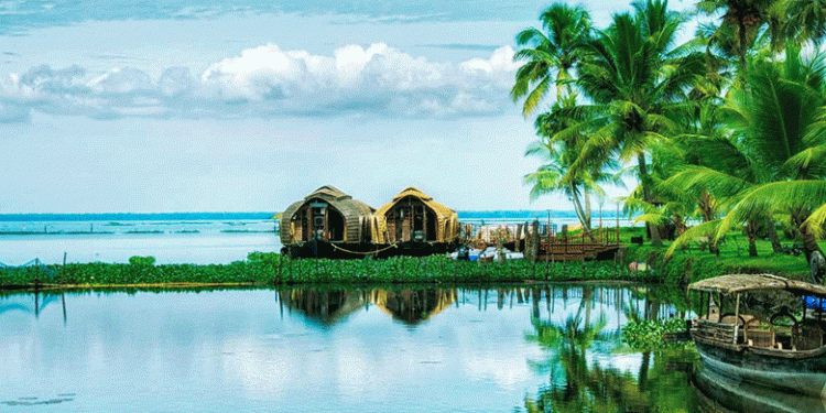 കേരള ടൂറിസത്തിന് വീണ്ടും നേട്ടം; മികച്ച വെൽനെസ് ഡെസ്റ്റിനേഷനായി തിരഞ്ഞെടുക്കപ്പെട്ടു