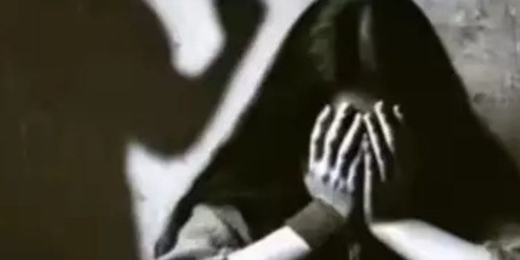 അധ്യാപകന് വിദ്യാര്ഥിയെ മദ്യം നല്കി പീഡിപ്പിച്ച സംഭവം, സസ്പെൻഡ് ചെയ്ത് വിദ്യാഭ്യാസ വകുപ്പ്