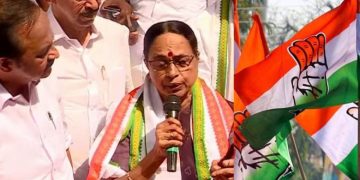 മുന്‍ സിപിഎം എംഎല്‍എ ഐഷാ പോറ്റി കോണ്‍ഗ്രസില്‍, സ്വീകരികരിച്ച് വിഡി സതീശന്‍