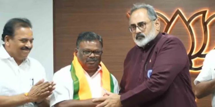 ‘വിശ്വസിച്ച പ്രസ്ഥാനത്തെ ചതിച്ചിട്ടില്ല’, മുന് സിപിഎം എംഎല്എ എസ് രാജേന്ദ്രന് ബിജെപിയില്