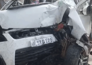 നിയന്ത്രണം വിട്ട കാർ മരത്തിലിടിച്ച് അപകടം; അമ്മയ്ക്കും മകള്ക്കും ദാരുണാന്ത്യം